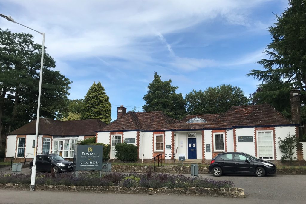 Dental practice designed by Mackay Hugh Baillie Scott (2020)